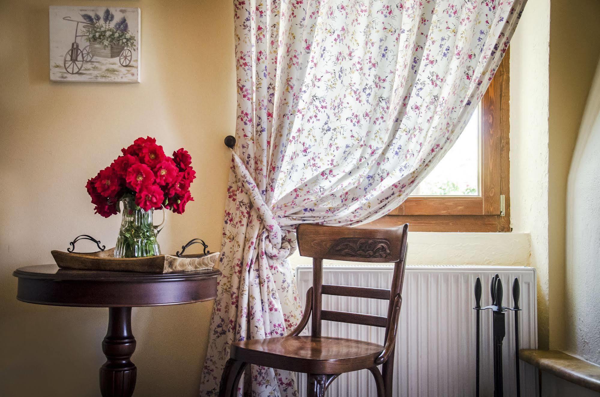 Triantafillies Guesthouse Portaria  Luaran gambar